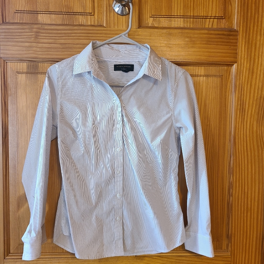 Banana Republic Tailored Fit pinstripe blouse